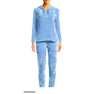 Cozy Women’s Top and Pant Set